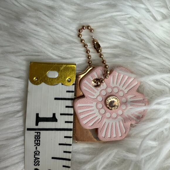 COACH Gold Tea Rose Flower Floral Bag Charm Hang Tag - Picture 3 of 3